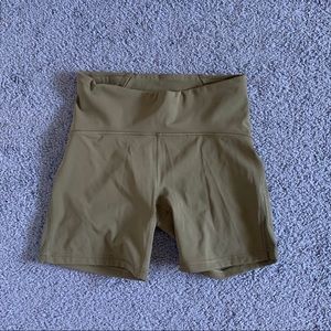 Train time shorts